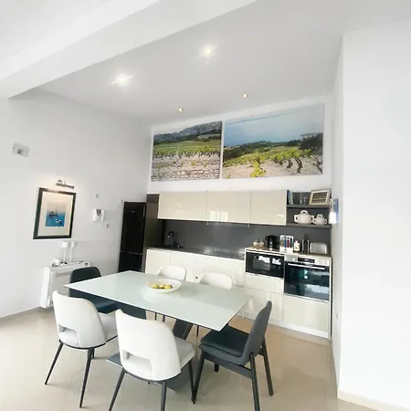 Moro: Beachfront Privacy Trstenik (Dubrovnik-Neretva)