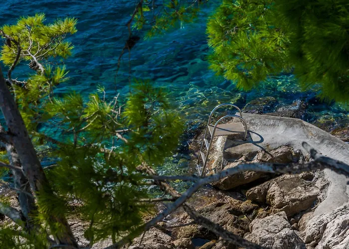 Villa Moro: Beachfront Privacy *