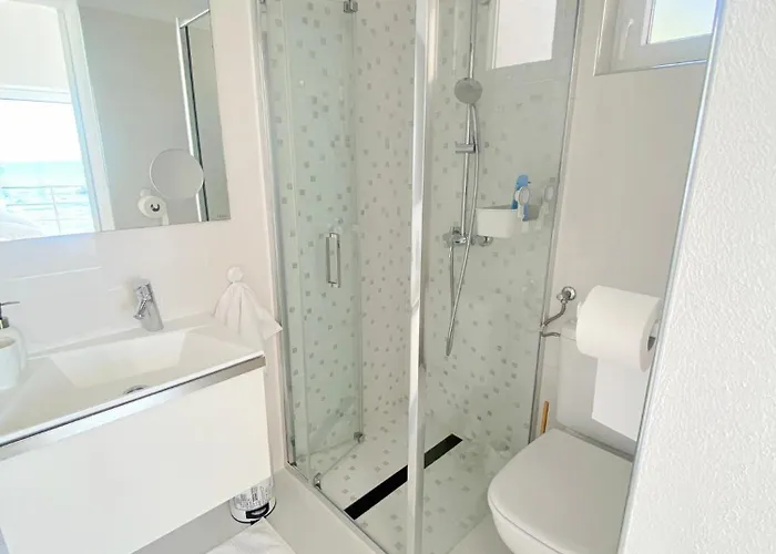 Villa Moro: Beachfront Privacy