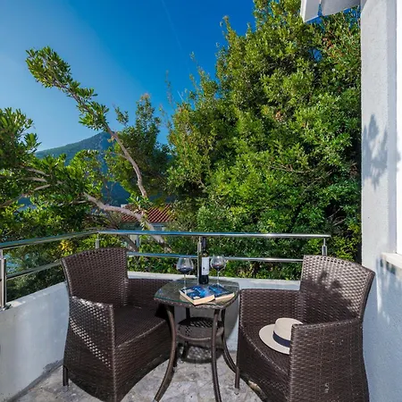 Moro: Beachfront Privacy * Trstenik (Dubrovnik-Neretva)