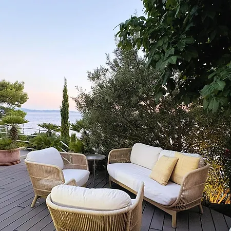 Moro: Beachfront Privacy Villa