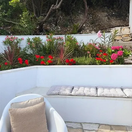 Moro: Beachfront Privacy Trstenik (Dubrovnik-Neretva)
