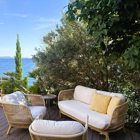 Moro: Beachfront Privacy